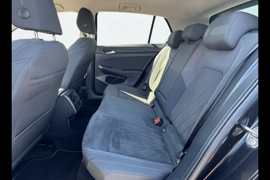 Volkswagen Golf eHybrid PHEV 204PK DSG STYLE CAMERA/CARPLAY/STUURVERW.