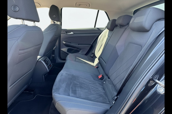 Volkswagen Golf eHybrid PHEV 204PK DSG STYLE CAMERA/CARPLAY/STUURVERW.