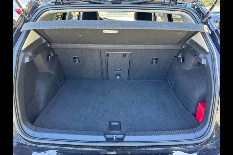 Volkswagen Golf eHybrid PHEV 204PK DSG STYLE CAMERA/CARPLAY/STUURVERW.