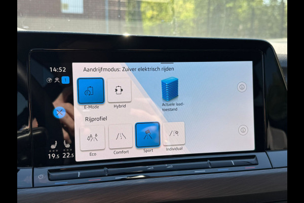 Volkswagen Golf eHybrid PHEV 204PK DSG STYLE CAMERA/CARPLAY/STUURVERW.