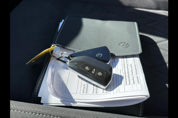 Volkswagen Golf eHybrid PHEV 204PK DSG STYLE CAMERA/CARPLAY/STUURVERW.