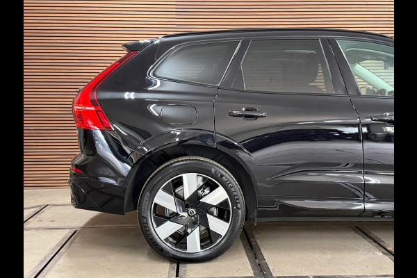 Volvo XC60 2.0 T6 Plug-in hybrid AWD Plus Dark | Pano | Winterpakket | Trekhaak elektr.| 360 camera | 20Inch | BOMVOL