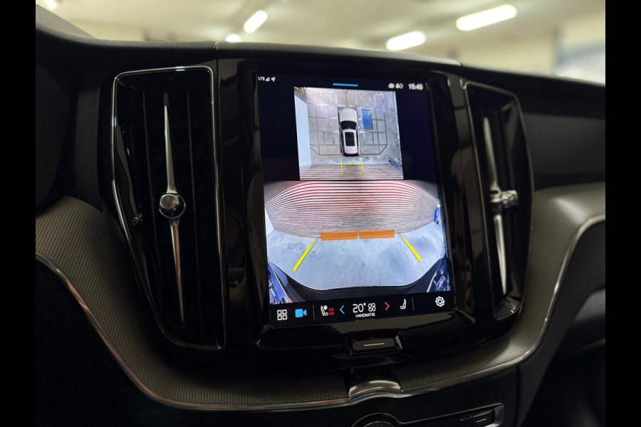 Volvo XC60 2.0 T6 Plug-in hybrid AWD Plus Dark | Pano | Winterpakket | Trekhaak elektr.| 360 camera | 20Inch | BOMVOL
