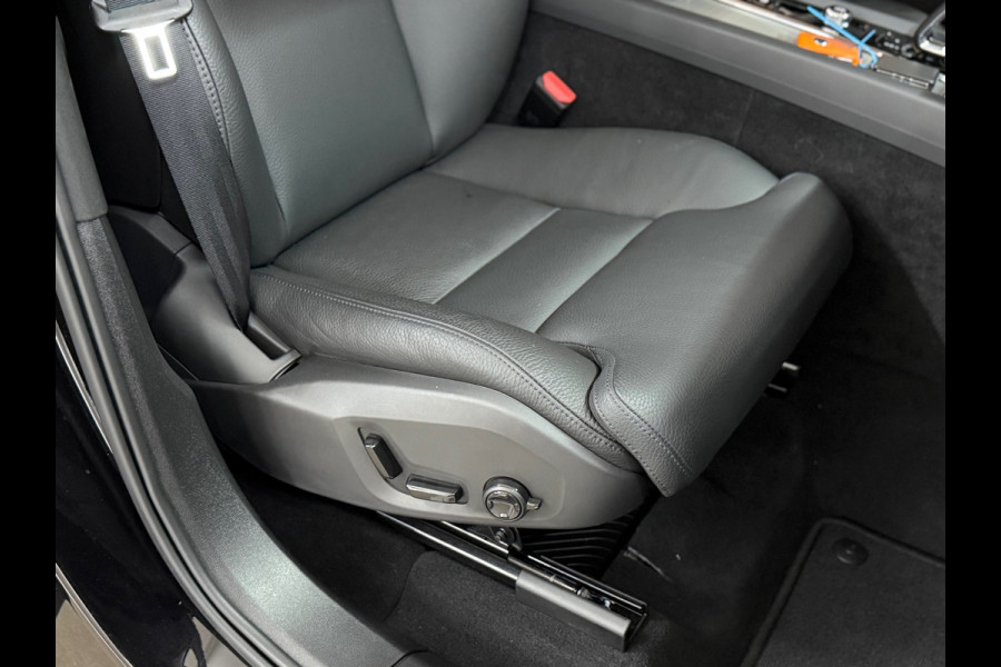 Volvo XC60 2.0 T6 Plug-in hybrid AWD Plus Dark | Pano | Winterpakket | Trekhaak elektr.| 360 camera | 20Inch | BOMVOL