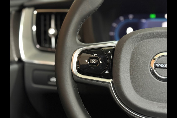 Volvo XC60 2.0 T6 Plug-in hybrid AWD Plus Dark | Pano | Winterpakket | Trekhaak elektr.| 360 camera | 20Inch | BOMVOL