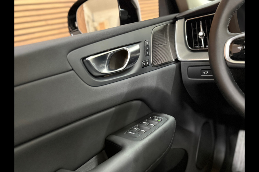 Volvo XC60 2.0 T6 Plug-in hybrid AWD Plus Dark | Pano | Winterpakket | Trekhaak elektr.| 360 camera | 20Inch | BOMVOL