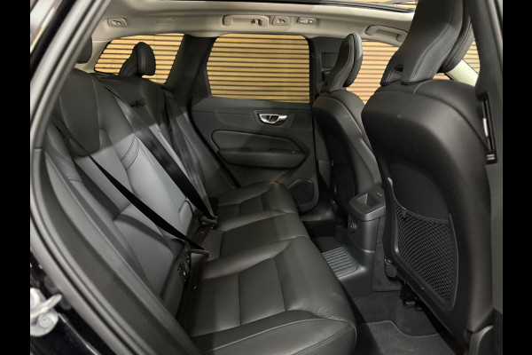 Volvo XC60 2.0 T6 Plug-in hybrid AWD Plus Dark | Pano | Winterpakket | Trekhaak elektr.| 360 camera | 20Inch | BOMVOL