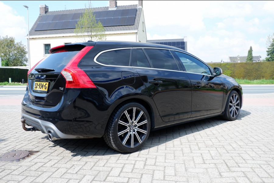 Volvo V60 2.0 T4 Bus. Sport / INCL. 12mnd BOVAG / schuif-Kantel dak