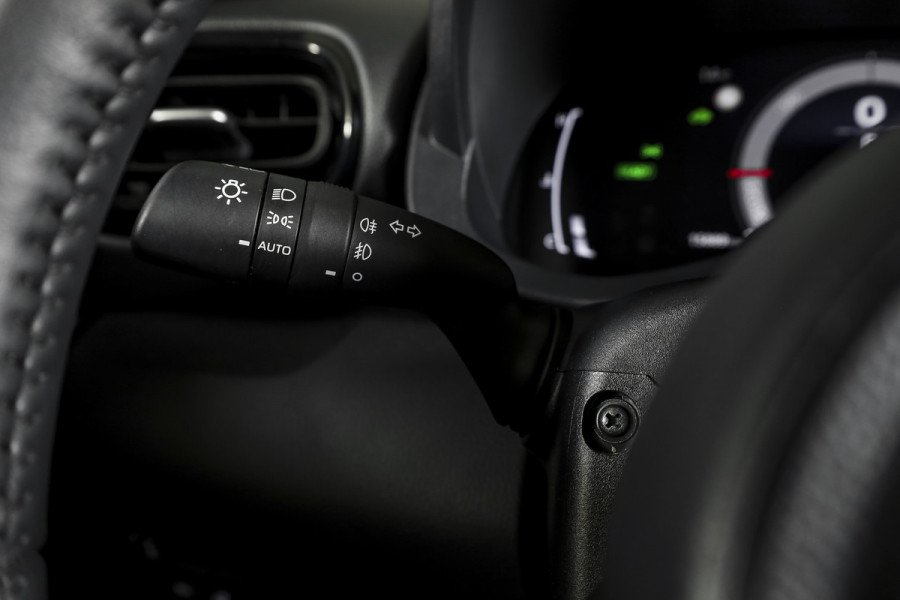 Toyota Yaris Cross 1.5 Hybrid 115 Dynamic | Dig.Cockpit | Adapt.Cruise | Stoel-+stuurverwarming | Camera | PDC | NAV+App.Connect | Auto.Airco | LM 17" | 4662