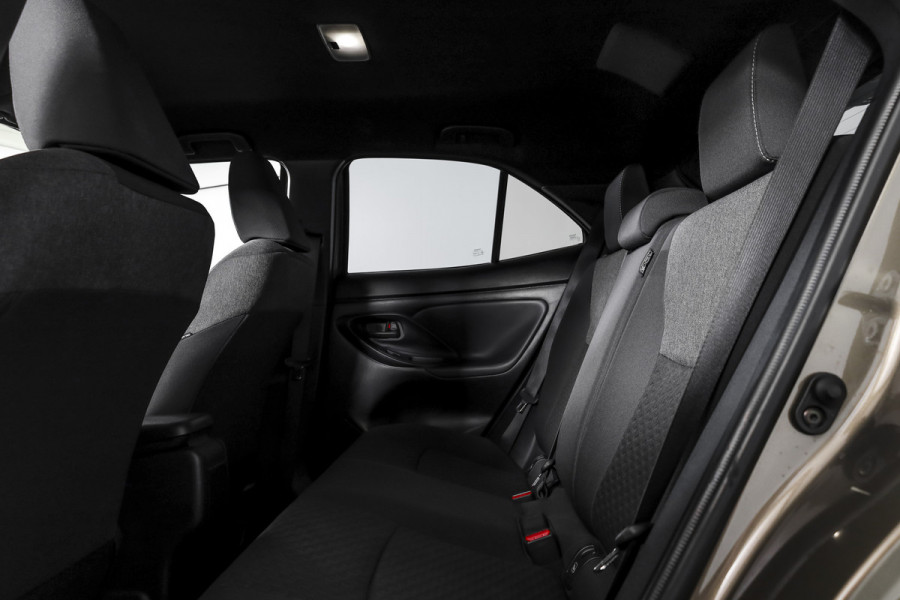 Toyota Yaris Cross 1.5 Hybrid 115 Dynamic | Dig.Cockpit | Adapt.Cruise | Stoel-+stuurverwarming | Camera | PDC | NAV+App.Connect | Auto.Airco | LM 17" | 4662