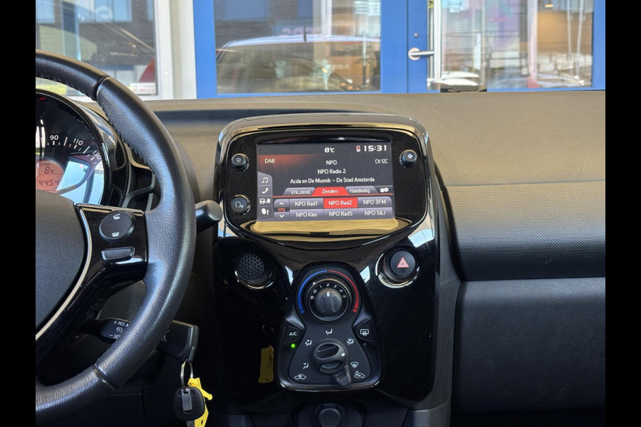 Citroën C1 1.0 VTi Shine | Carplay | Achteruitrijcamera | L.M. Velgen | Airco
