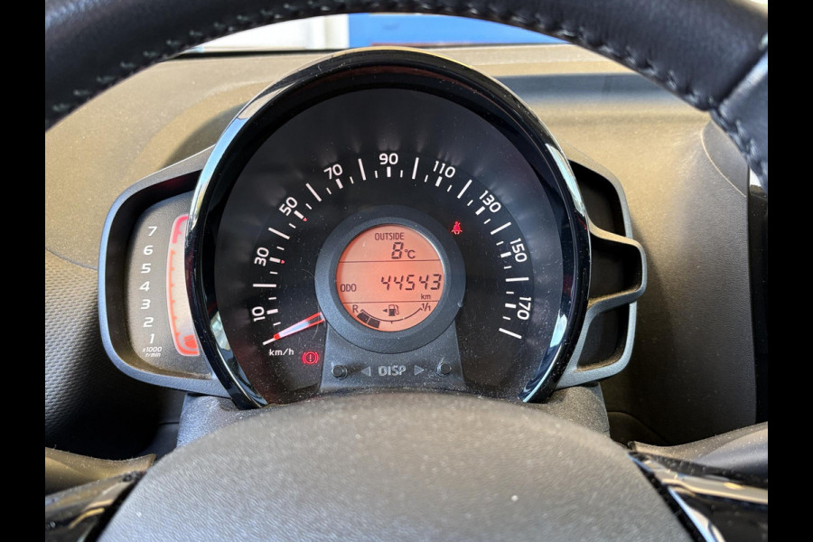 Citroën C1 1.0 VTi Shine | Carplay | Achteruitrijcamera | L.M. Velgen | Airco