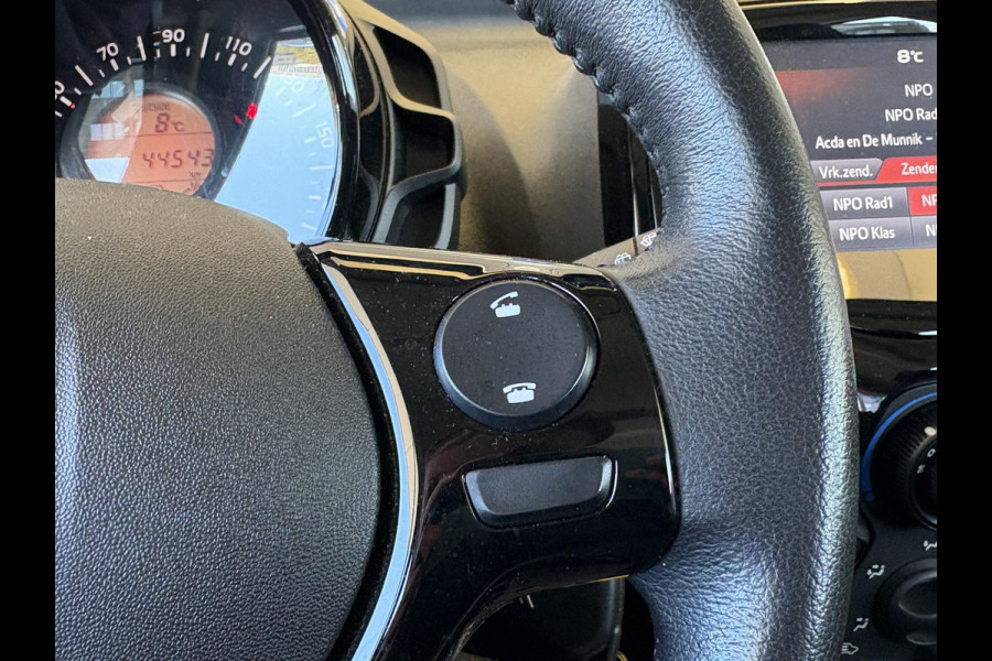 Citroën C1 1.0 VTi Shine | Carplay | Achteruitrijcamera | L.M. Velgen | Airco