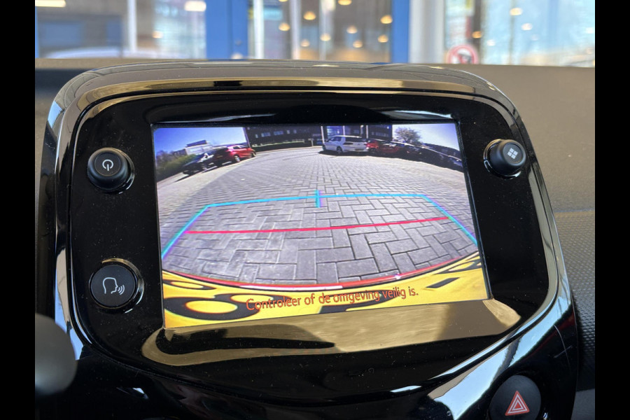 Citroën C1 1.0 VTi Shine | Carplay | Achteruitrijcamera | L.M. Velgen | Airco