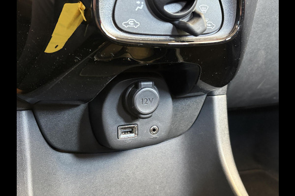 Citroën C1 1.0 VTi Shine | Carplay | Achteruitrijcamera | L.M. Velgen | Airco