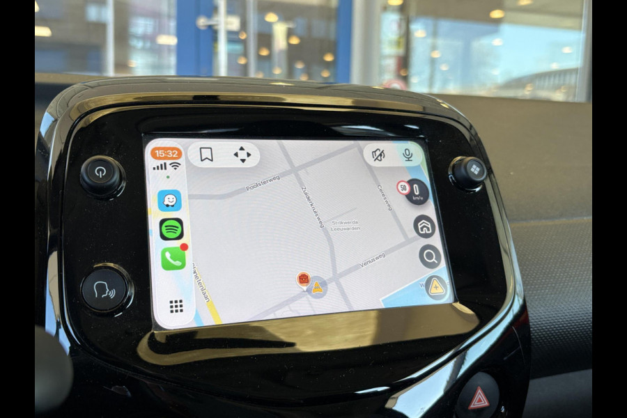 Citroën C1 1.0 VTi Shine | Carplay | Achteruitrijcamera | L.M. Velgen | Airco