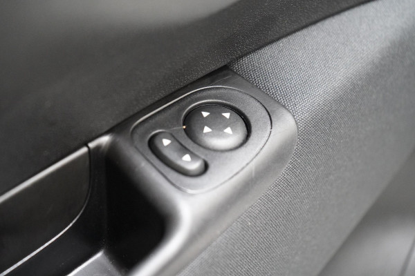 Fiat 500C 1.0 Hybrid Lounge | Apple Carplay | Airconditioning | Cruise control | Parkeersensoren