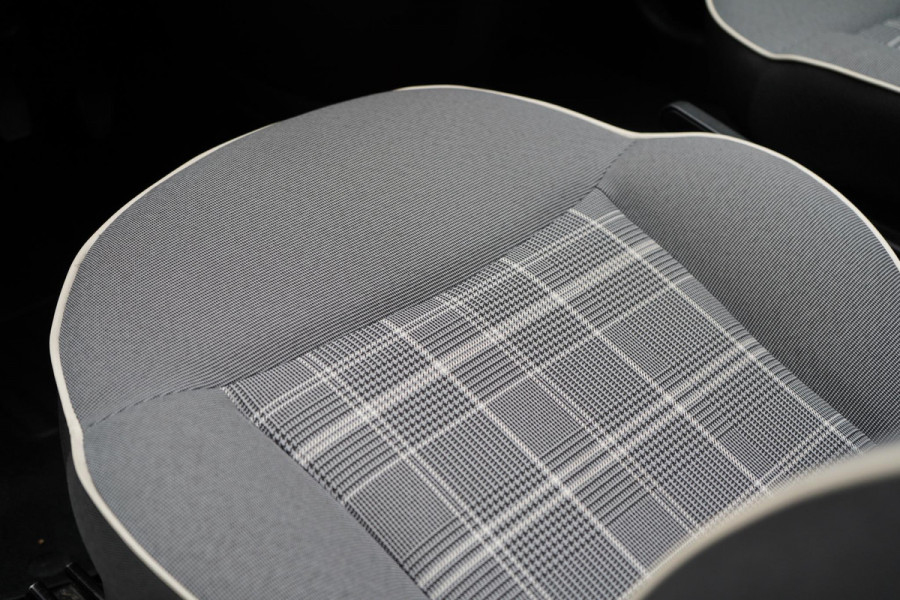 Fiat 500C 1.0 Hybrid Lounge | Apple Carplay | Airconditioning | Cruise control | Parkeersensoren