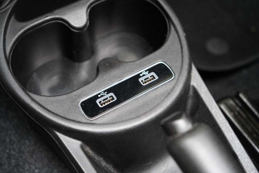 Fiat 500C 1.0 Hybrid Lounge | Apple Carplay | Airconditioning | Cruise control | Parkeersensoren