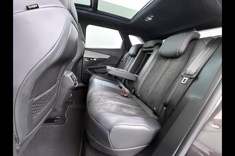 Peugeot 3008 1.6 HYbrid 225 GT Pack Business PANO | BLACK PACK | CAMERA | CRUISE CONTROL ADAPTIEF DODE HOEK SENSOR | ELEK. ACHTERKLEP | STOELVERWARMING| FOCAL AUDIO|