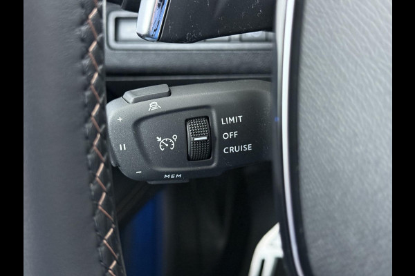 Peugeot 3008 1.6 HYbrid 225 GT Pack Business PANO | BLACK PACK | CAMERA | CRUISE CONTROL ADAPTIEF DODE HOEK SENSOR | ELEK. ACHTERKLEP | STOELVERWARMING| FOCAL AUDIO|