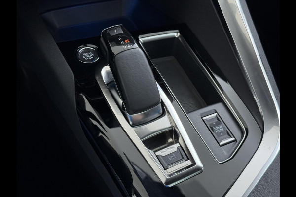 Peugeot 3008 1.6 HYbrid 225 GT Pack Business PANO | BLACK PACK | CAMERA | CRUISE CONTROL ADAPTIEF DODE HOEK SENSOR | ELEK. ACHTERKLEP | STOELVERWARMING| FOCAL AUDIO|