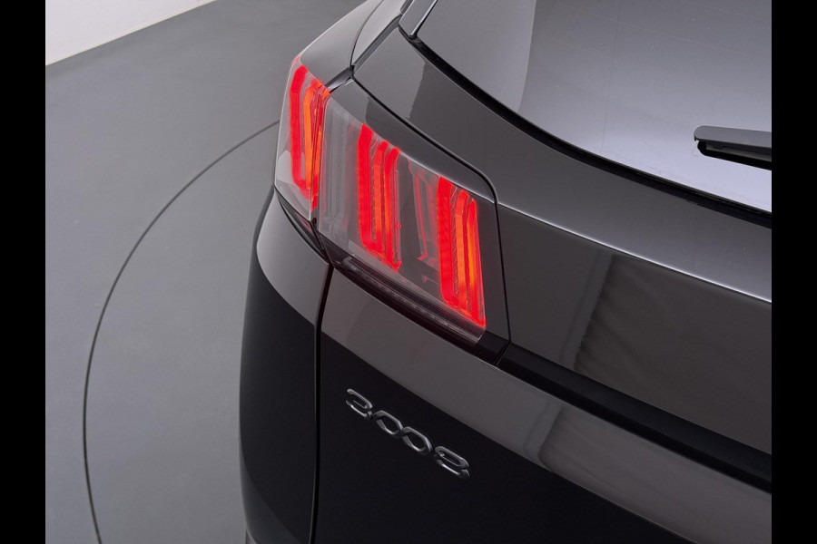Peugeot 3008 1.6 HYbrid 225 GT Pack Business PANO | BLACK PACK | FOCAL AUDIO | CAMERA | CRUISE CONTROLE | ELEK. ACHTERKLEP | STOELVERWARMING | RIJKLAAR + 12 MND BOVAG GARANTIE |