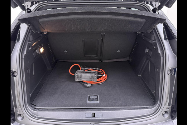 Peugeot 3008 1.6 HYbrid 225 GT Pack Business PANO | BLACK PACK | FOCAL AUDIO | CAMERA | CRUISE CONTROLE | ELEK. ACHTERKLEP | STOELVERWARMING | RIJKLAAR + 12 MND BOVAG GARANTIE |