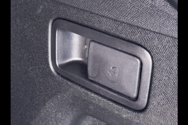 Peugeot 3008 1.6 HYbrid 225 GT Pack Business PANO | BLACK PACK | FOCAL AUDIO | CAMERA | CRUISE CONTROLE | ELEK. ACHTERKLEP | STOELVERWARMING | RIJKLAAR + 12 MND BOVAG GARANTIE |