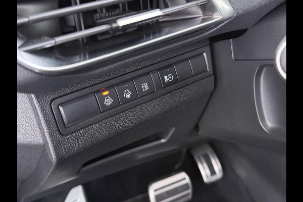 Peugeot 3008 1.6 HYbrid 225 GT Pack Business PANO | BLACK PACK | FOCAL AUDIO | CAMERA | CRUISE CONTROLE | ELEK. ACHTERKLEP | STOELVERWARMING | RIJKLAAR + 12 MND BOVAG GARANTIE |