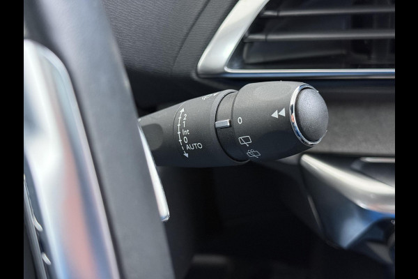 Peugeot 3008 1.6 HYbrid 225 GT Pack Business PANO | BLACK PACK | FOCAL AUDIO | CAMERA | CRUISE CONTROLE | ELEK. ACHTERKLEP | STOELVERWARMING | RIJKLAAR + 12 MND BOVAG GARANTIE |