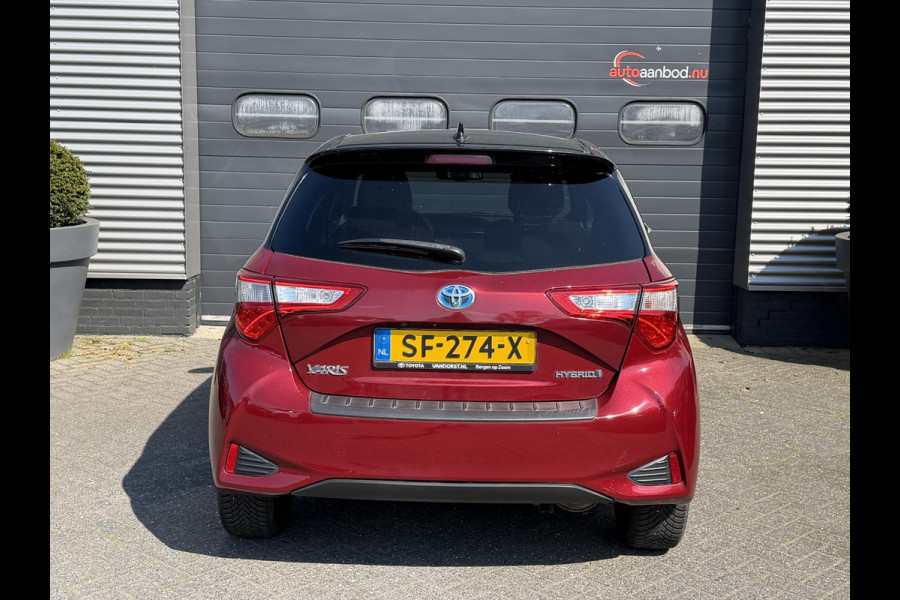 Toyota Yaris 1.5 Hybrid Bi-Tone Plus | Panoramadak | Navigatie | Camera | Climate Control |