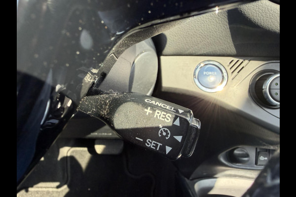 Toyota Yaris 1.5 Hybrid Bi-Tone Plus | Panoramadak | Navigatie | Camera | Climate Control |