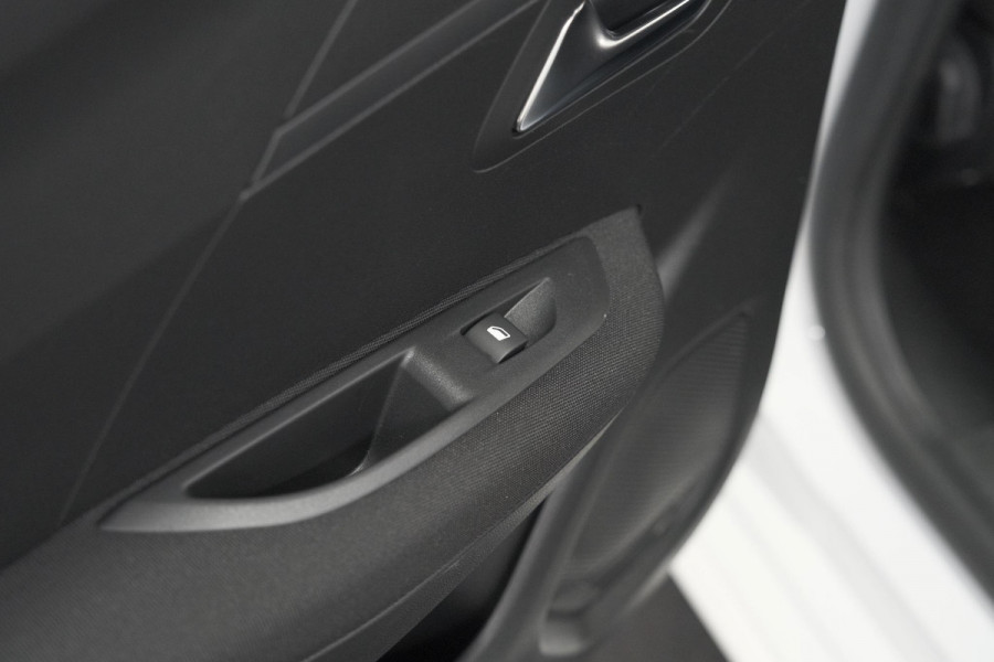 Peugeot e-208 EV Active 50 kWh | 11 KW Laadfunctie | Parkeersensoren | Apple Carplay