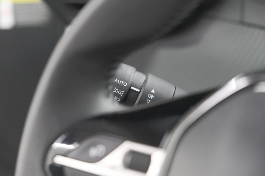 Peugeot e-208 EV Active 50 kWh | 11 KW Laadfunctie | Parkeersensoren | Apple Carplay