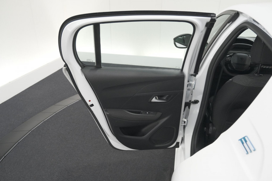 Peugeot e-208 EV Active 50 kWh | 11 KW Laadfunctie | Parkeersensoren | Apple Carplay