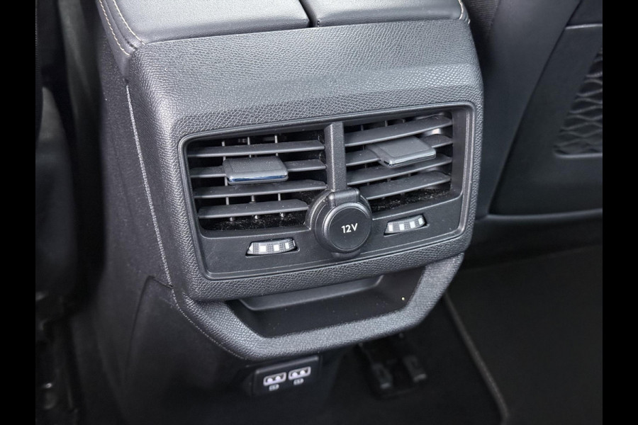 Peugeot 3008 1.6 HYbrid 225 GT Pack Business PANO | BLACK PACK | CAMERA VOOR + ACHTER | ADAPTIVE CRUISE | DODE HOEK SENSOR | ELEK. ACHTERKLEP | STOELVERWARMING| FOCAL AUDIO