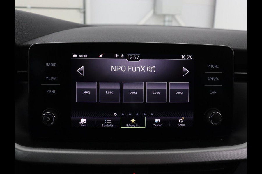 Škoda Kamiq 1.0 TSI Sport | Automaat | Camera | Carplay | Virtual Cockpit | Sportstoelen | Climate control | Full LED | Cruise control | Getint glas | Bluetooth