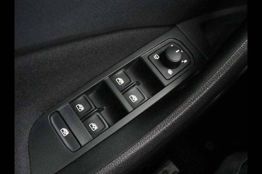 Škoda Kamiq 1.0 TSI Sport | Automaat | Camera | Carplay | Virtual Cockpit | Sportstoelen | Climate control | Full LED | Cruise control | Getint glas | Bluetooth