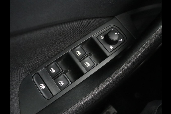 Škoda Kamiq 1.0 TSI Sport | Automaat | Camera | Carplay | Virtual Cockpit | Sportstoelen | Climate control | Full LED | Cruise control | Getint glas | Bluetooth