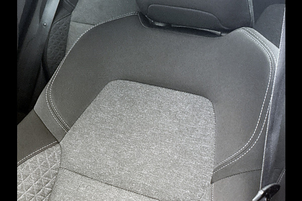 Renault Clio 1.0 TCe Zen / 6 Versn. / 5Drs. / Pdc./ Airco / Navigatie / Radio multimedia / Apk 04-2027