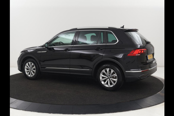 Volkswagen Tiguan 1.5 TSI Life Business | Leder | Stoelverwarming | Keyless | Carplay | Adaptive cruise | Navigatie | Parkeerhulp | Full LED | Stuurverwarming | Virtual Cockpit | Climate control | DAB | Bluetooth