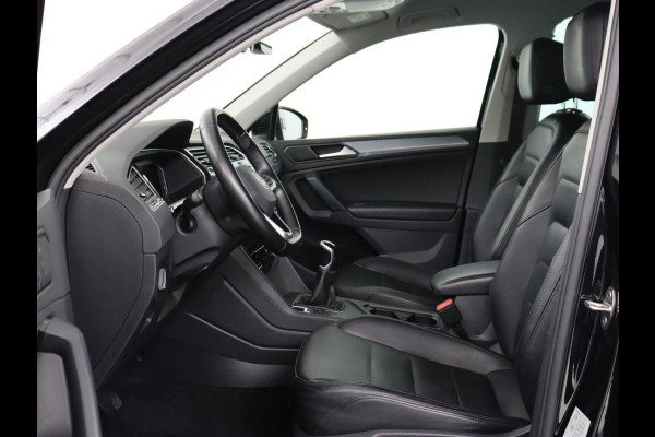 Volkswagen Tiguan 1.5 TSI Life Business | Leder | Stoelverwarming | Keyless | Carplay | Adaptive cruise | Navigatie | Parkeerhulp | Full LED | Stuurverwarming | Virtual Cockpit | Climate control | DAB | Bluetooth