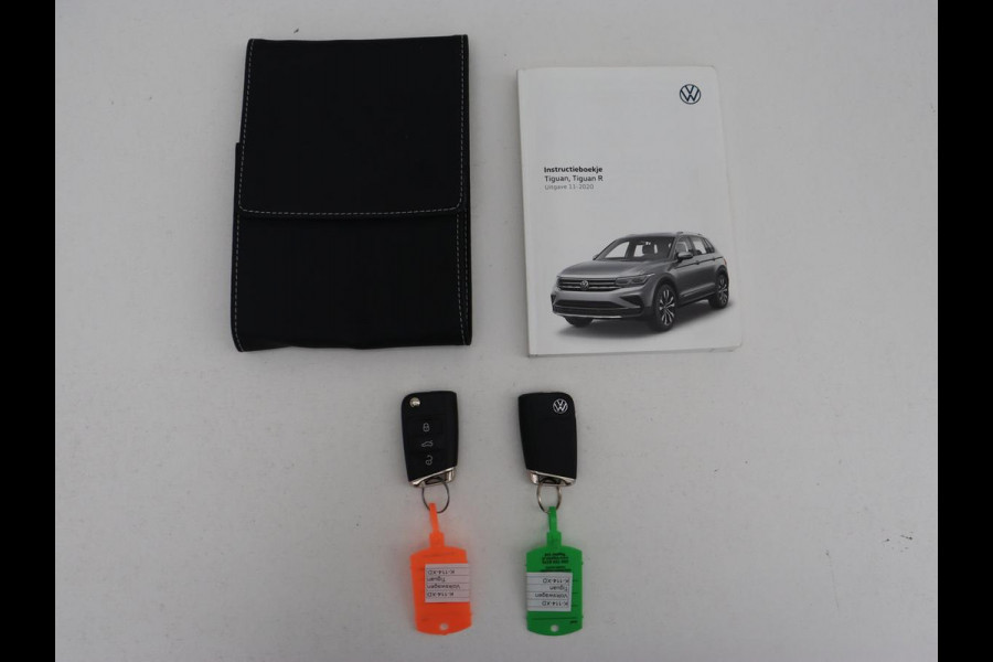 Volkswagen Tiguan 1.5 TSI Life Business | Leder | Stoelverwarming | Keyless | Carplay | Adaptive cruise | Navigatie | Parkeerhulp | Full LED | Stuurverwarming | Virtual Cockpit | Climate control | DAB | Bluetooth