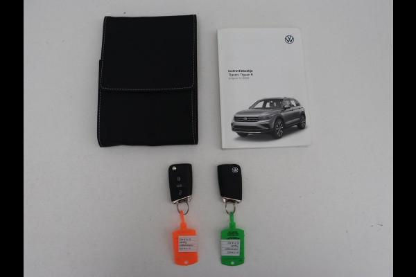 Volkswagen Tiguan 1.5 TSI Life Business | Leder | Stoelverwarming | Keyless | Carplay | Adaptive cruise | Navigatie | Parkeerhulp | Full LED | Stuurverwarming | Virtual Cockpit | Climate control | DAB | Bluetooth