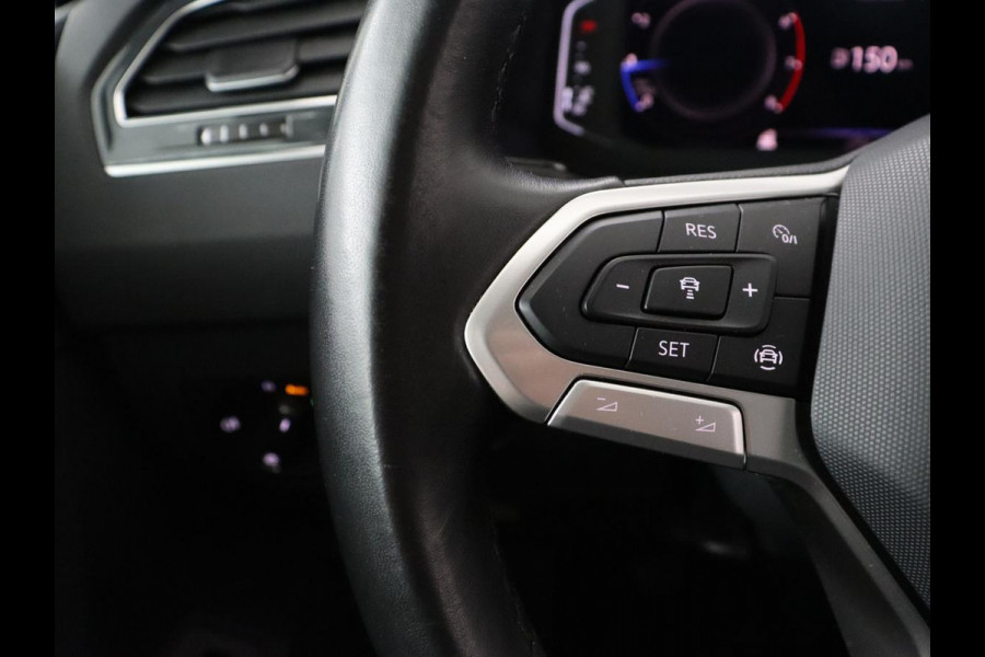 Volkswagen Tiguan 1.5 TSI Life Business | Leder | Stoelverwarming | Keyless | Carplay | Adaptive cruise | Navigatie | Parkeerhulp | Full LED | Stuurverwarming | Virtual Cockpit | Climate control | DAB | Bluetooth