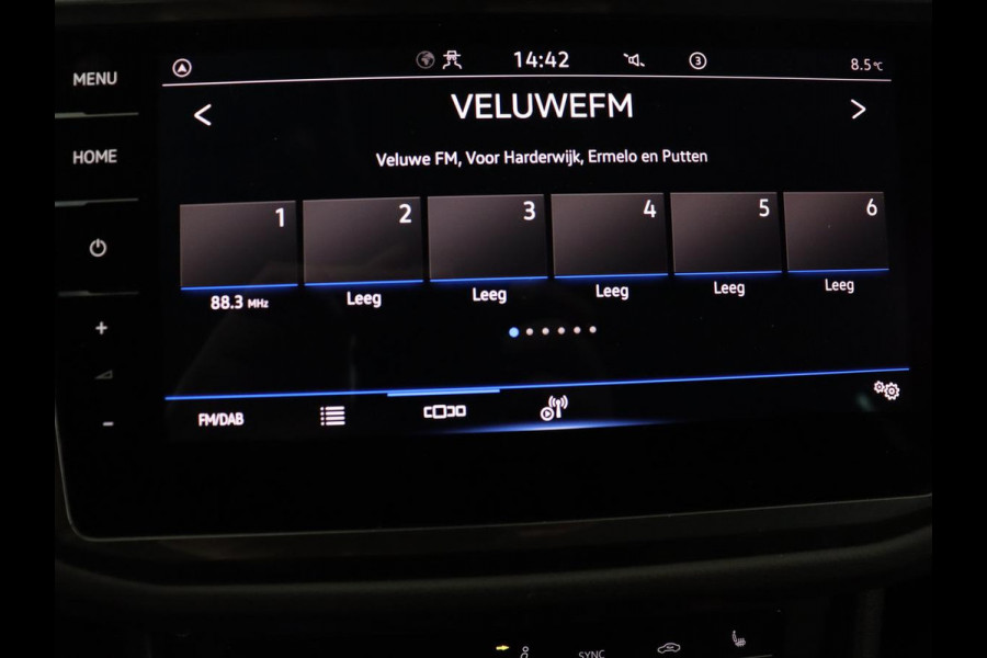 Volkswagen Tiguan 1.5 TSI Life Business | Leder | Stoelverwarming | Keyless | Carplay | Adaptive cruise | Navigatie | Parkeerhulp | Full LED | Stuurverwarming | Virtual Cockpit | Climate control | DAB | Bluetooth