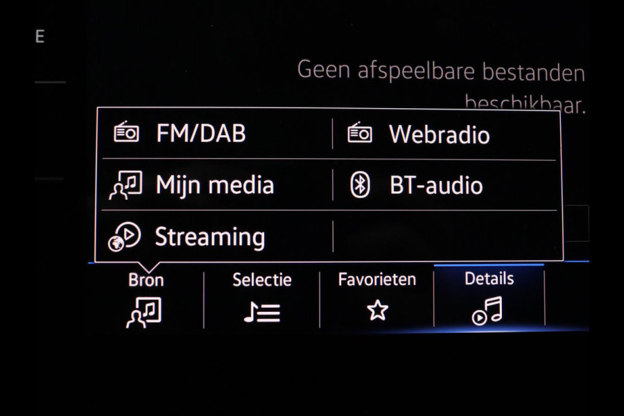 Volkswagen Tiguan 1.5 TSI Life Business | Leder | Stoelverwarming | Keyless | Carplay | Adaptive cruise | Navigatie | Parkeerhulp | Full LED | Stuurverwarming | Virtual Cockpit | Climate control | DAB | Bluetooth