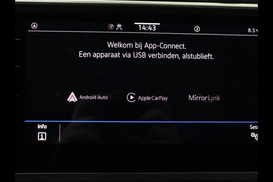 Volkswagen Tiguan 1.5 TSI Life Business | Leder | Stoelverwarming | Keyless | Carplay | Adaptive cruise | Navigatie | Parkeerhulp | Full LED | Stuurverwarming | Virtual Cockpit | Climate control | DAB | Bluetooth