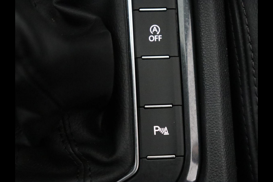 Volkswagen Tiguan 1.5 TSI Life Business | Leder | Stoelverwarming | Keyless | Carplay | Adaptive cruise | Navigatie | Parkeerhulp | Full LED | Stuurverwarming | Virtual Cockpit | Climate control | DAB | Bluetooth